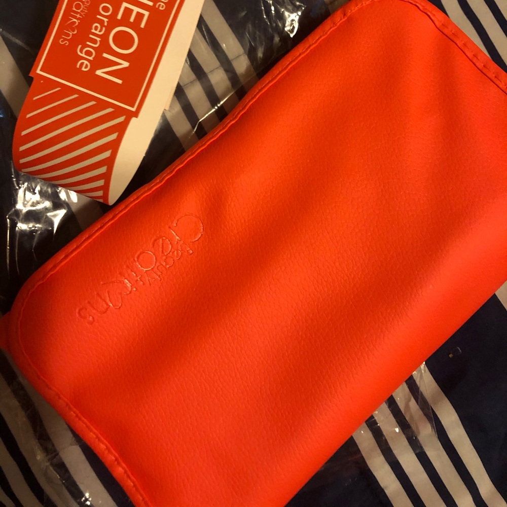 Neon orange brushes